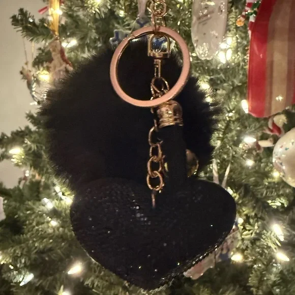 Black heart and pom-pom key ring bag charm - Picture 4 of 4